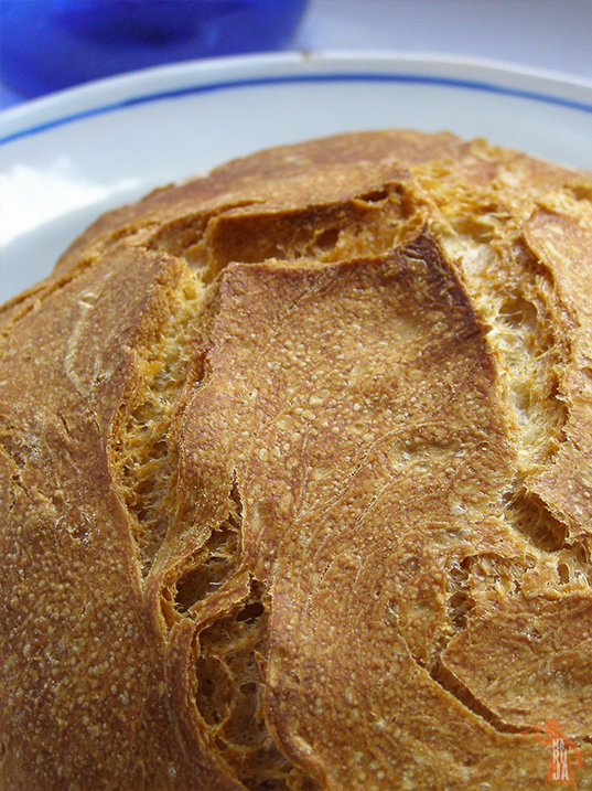 Cómo hacer pan en una cazuela de hierro fundido